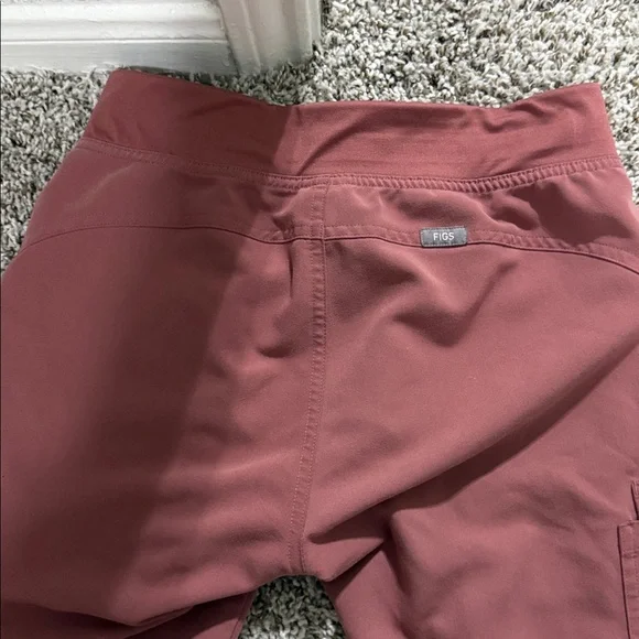 FIGS Mauve Scrub Pants with Hot Pink Drawstring - Picture 3 of 4